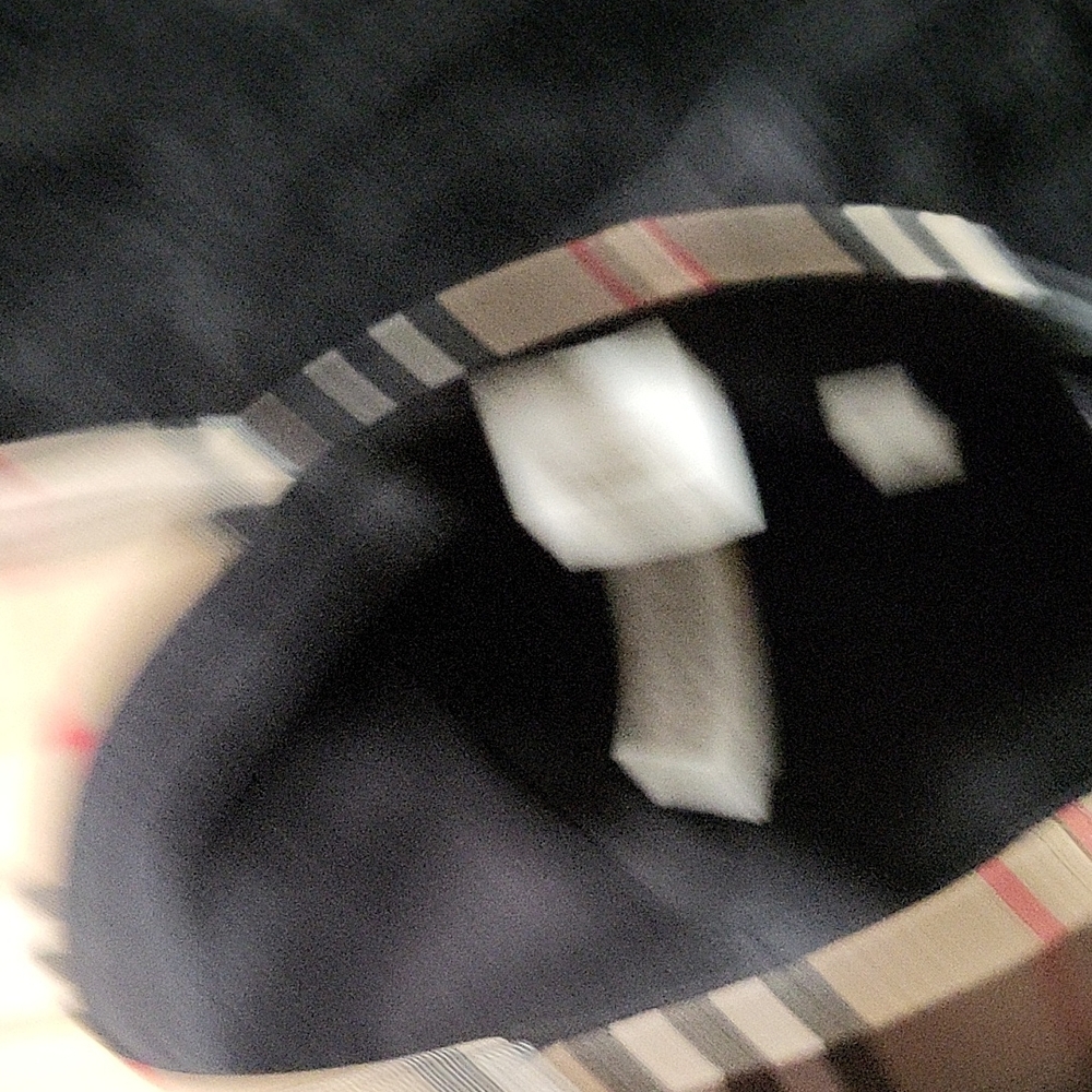 Burberry Beige Checkered Cap - Picture 3 of 6